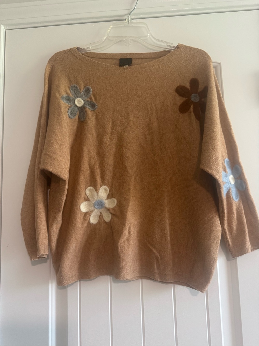 Flower-Appliqué Crewneck Sweater in Camel
